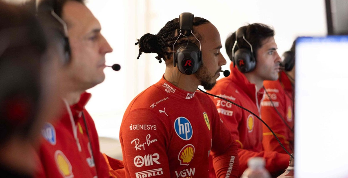Villeneuve: "Hamilton musí prevziať kontrolu"