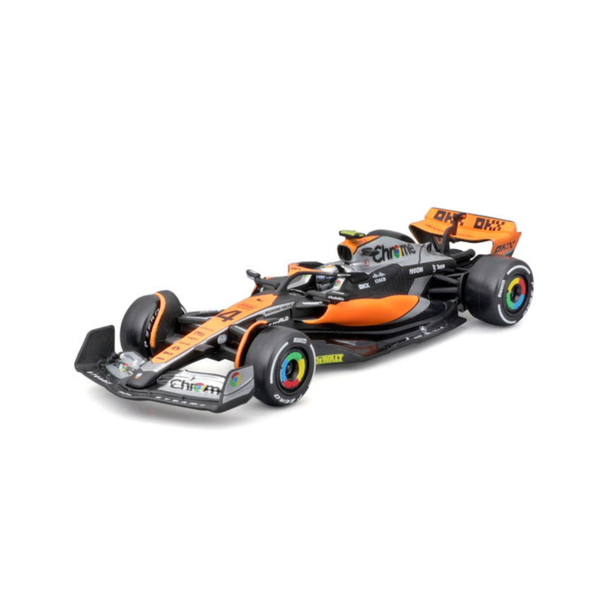 Model auta McLaren F1, s prilbou, MCL60, bburago, 1:43, Lando Norris #4