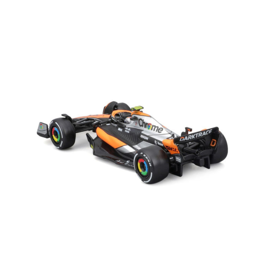 Model auta McLaren F1, s prilbou, MCL60, bburago, 1:43, Lando Norris #4