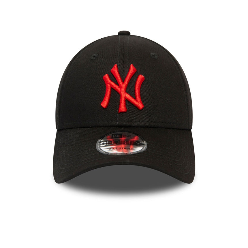 Čiapka New York Yankees, čierna, s červeným logom, New Era, 9FORTY