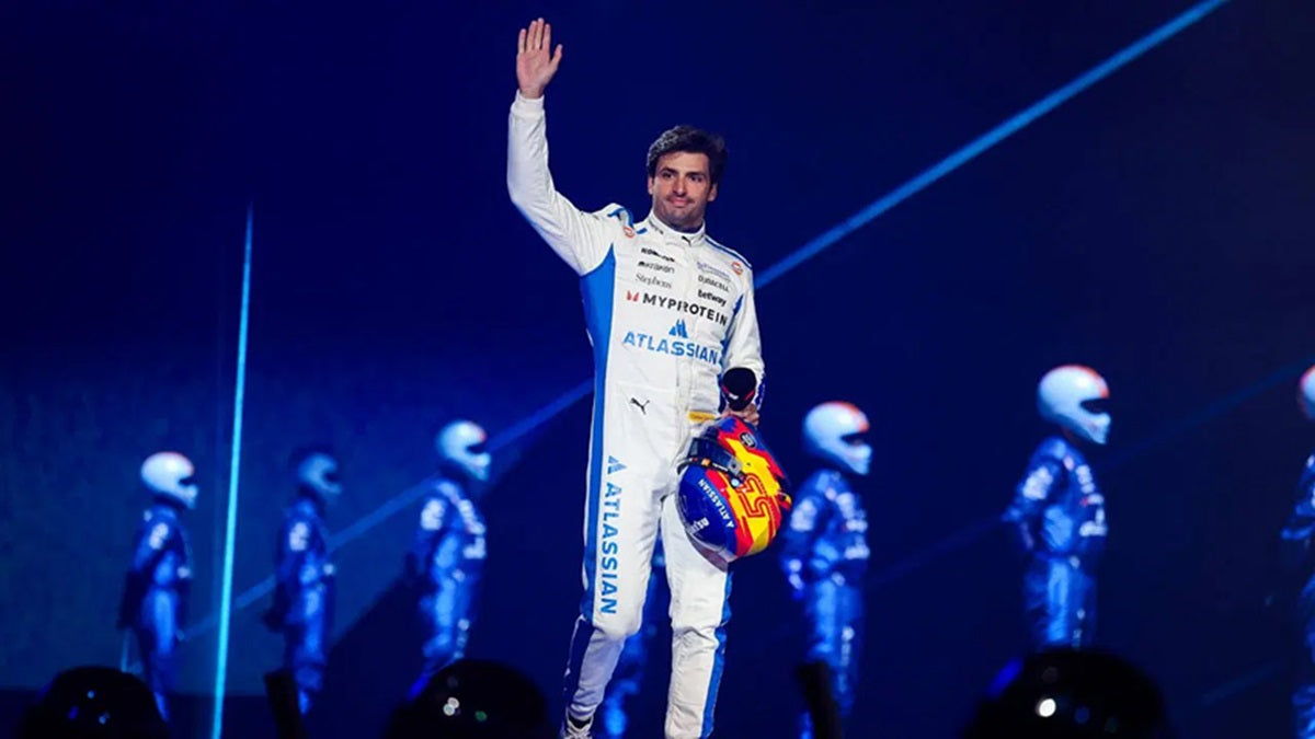 Sainz: “Ak nem môžem prestúpiť do majstrovského tímu, tak si jeden vytvorím...”