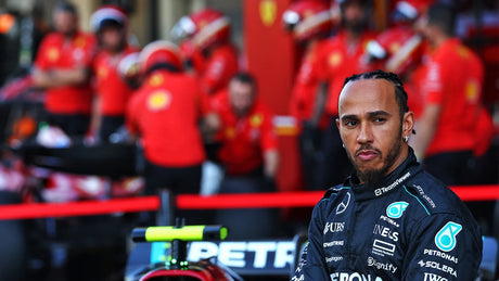 Ex pilot: Hamilton bude pomalý vo Ferrari