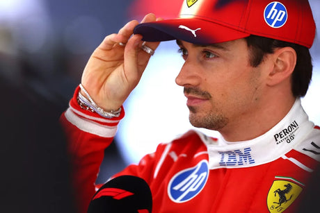 Leclerc skončil tretí, Hamilton zaostal