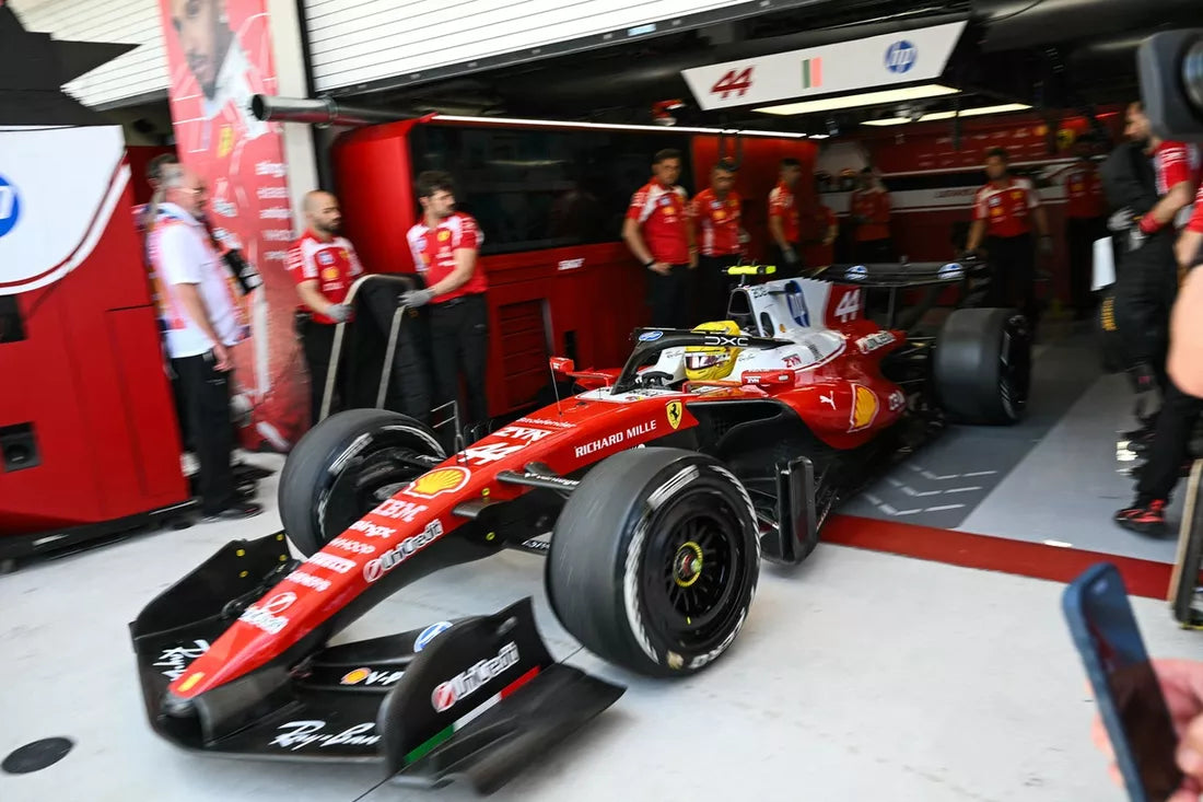 Hamilton dostal reprimandu za žltú vlajku po Britskej GP