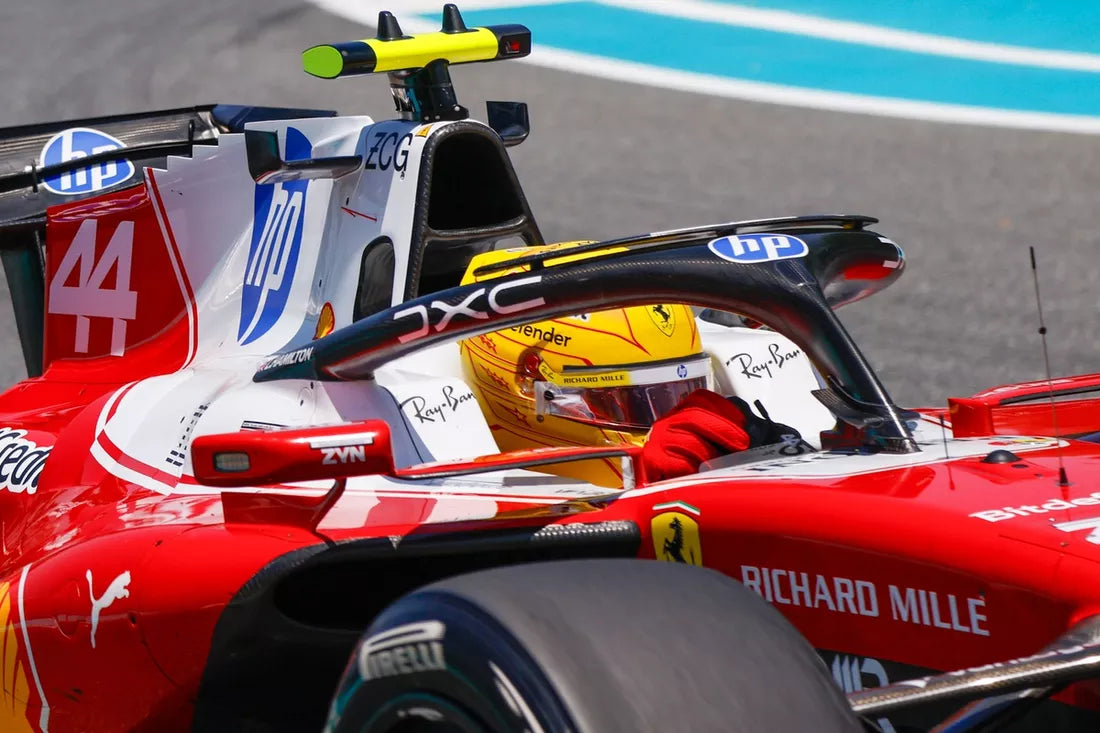 Hamilton považuje pole position Ferrari za veľký cieľ