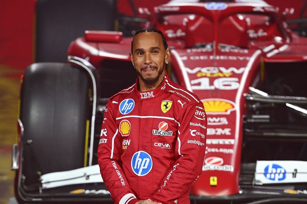 Šokujúce prekvapenie! Hamilton chystá veľký návrat v roku 2026
