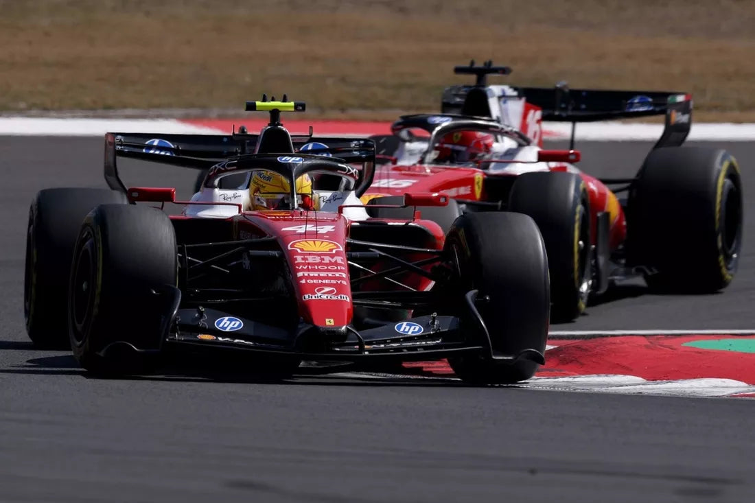 Hamilton hodnotí tréningový výkon Ferrari v Baku