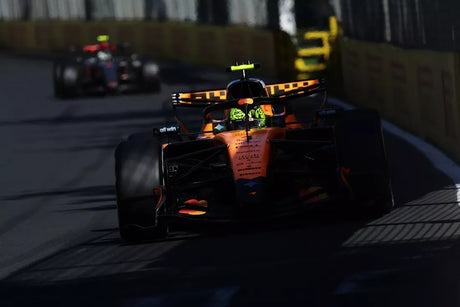 Norris a Piastri hodnotia výkon McLarenu v Singapure