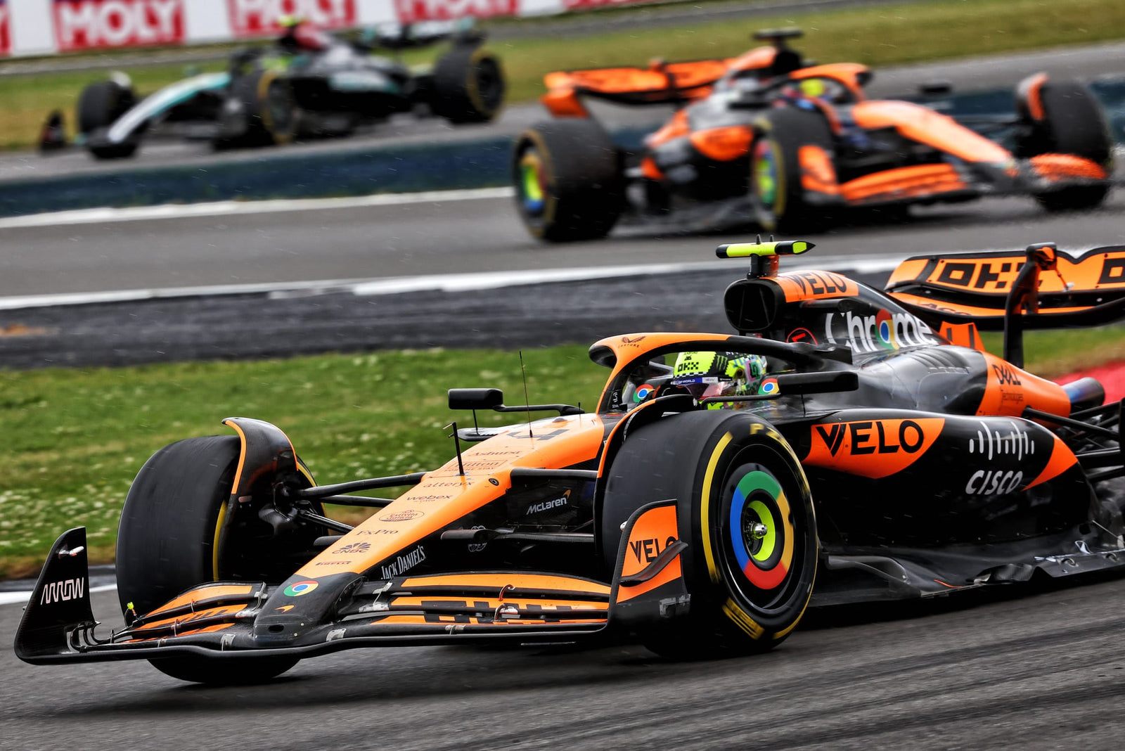 Šok v F1: McLaren zatieni Red Bull a chystá finálovú bombu!