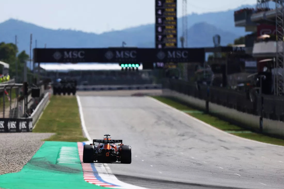 McLaren spája módu s históriou M2B