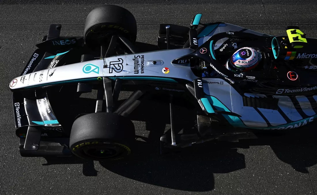 Antonelli prekvapil víťazstvom, Mercedes s taktikou 1-2