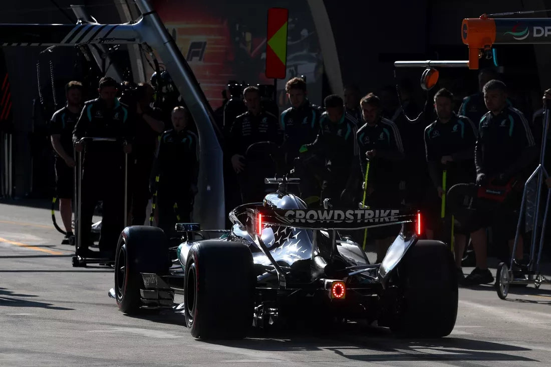 Mercedes predstavuje dizajn W17 na Bahrajn