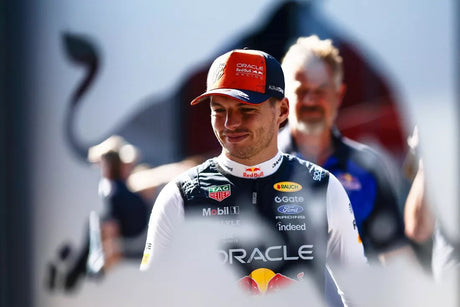 Verstappen vyhral chaotickú Veľkú cenu, Russell odstúpil