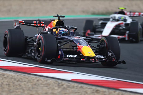 Red Bull rieši problémy s motorom a vyvážením