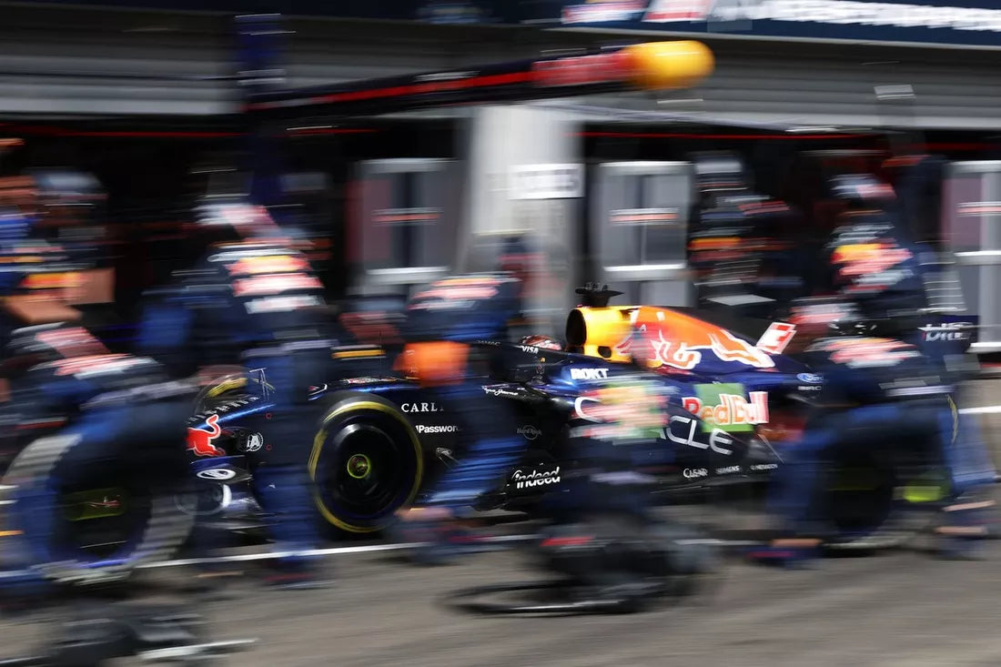 Red Bull ukázal rýchlosť napriek problémom Verstappena