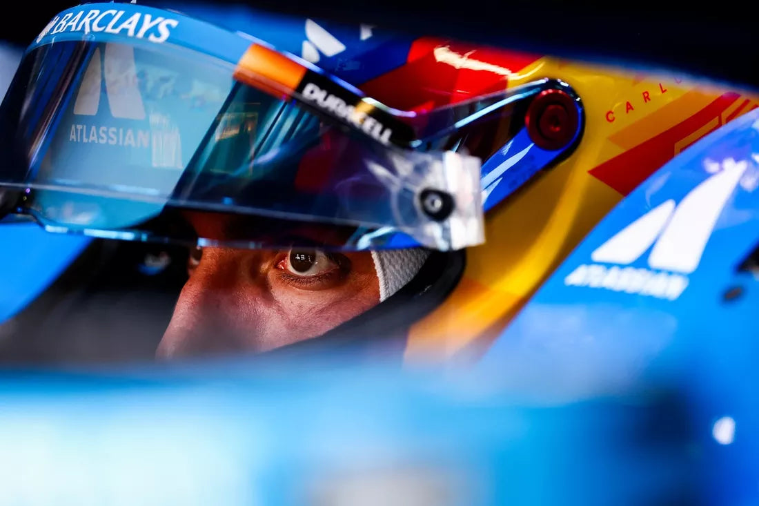 Sainz dostal päťsekundovú penalizáciu za kolíziu s Piastrim