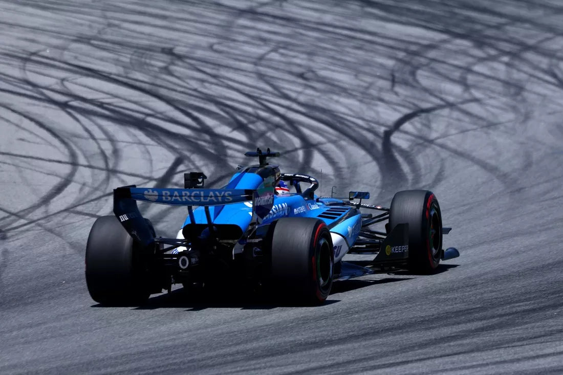 Williams ukázal pokrok s FW48 v Azerbajdžane