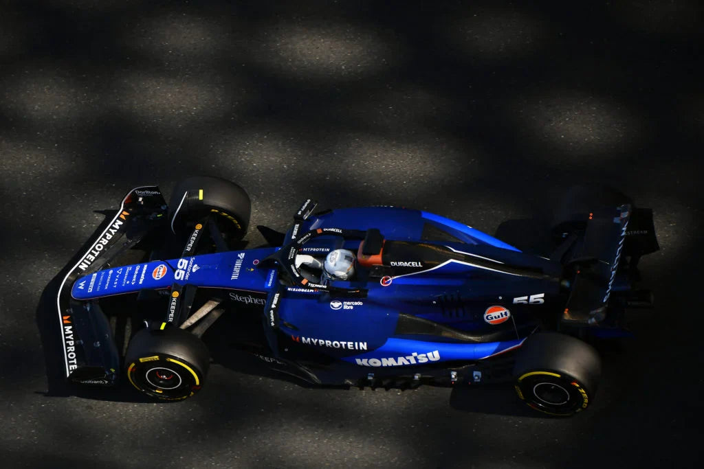 Šokujúci úspech: Sainz získal magické pódium pre Williams!