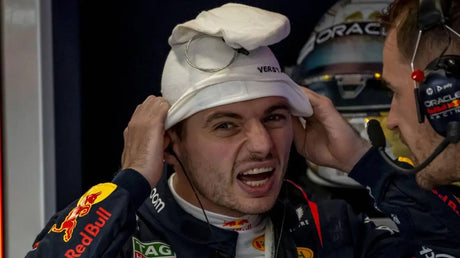 Verstappen o Russellovi: „Môže si to zobrať!!”