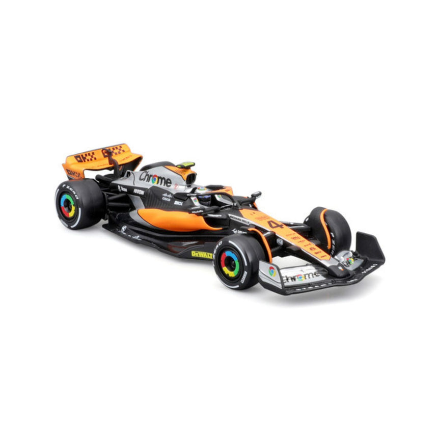 Model auta McLaren F1, s prilbou, MCL60, bburago, 1:43, Lando Norris #4