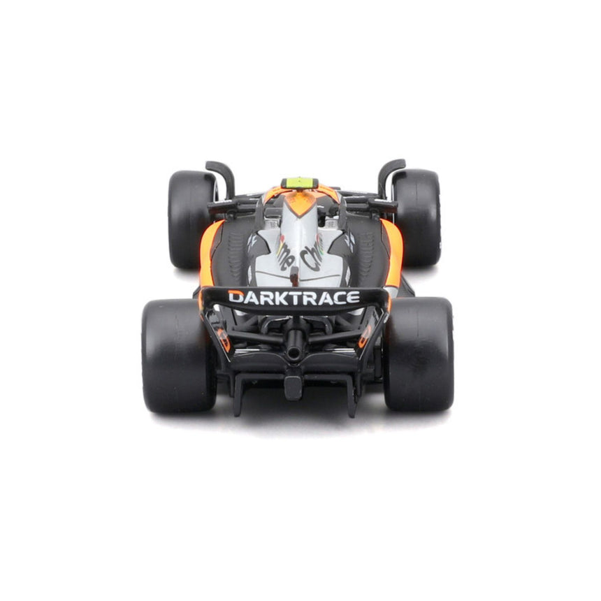 Model auta McLaren F1, s prilbou, MCL60, bburago, 1:43, Lando Norris #4