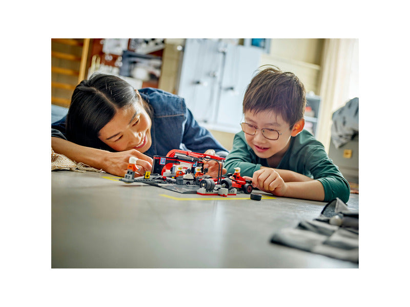 Ferrari, F1 LEGO® City 60443, box s pretekárskym autom a posádkou v boxoch 🔥