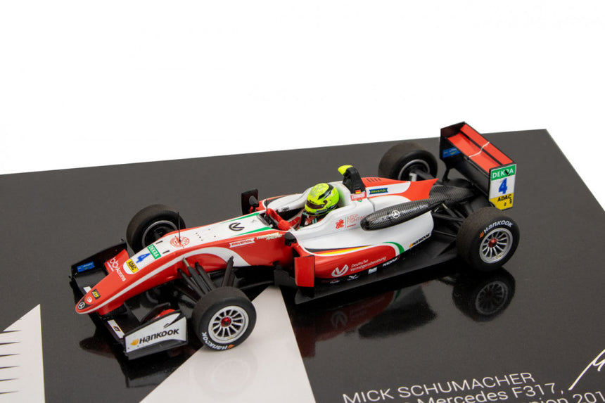 Mick Schumacher Model Car, Dallara Mercedes F317 F3 Majster Európy 2018, mierka 1:43, biela, 2018 - FansBRANDS®