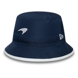Klobúk bucket typu McLaren x Reiss, sezónny, zúžený, New Era, 9FORTY, modrá