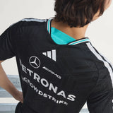 Mercedes Mez, tím, adidas, čierna